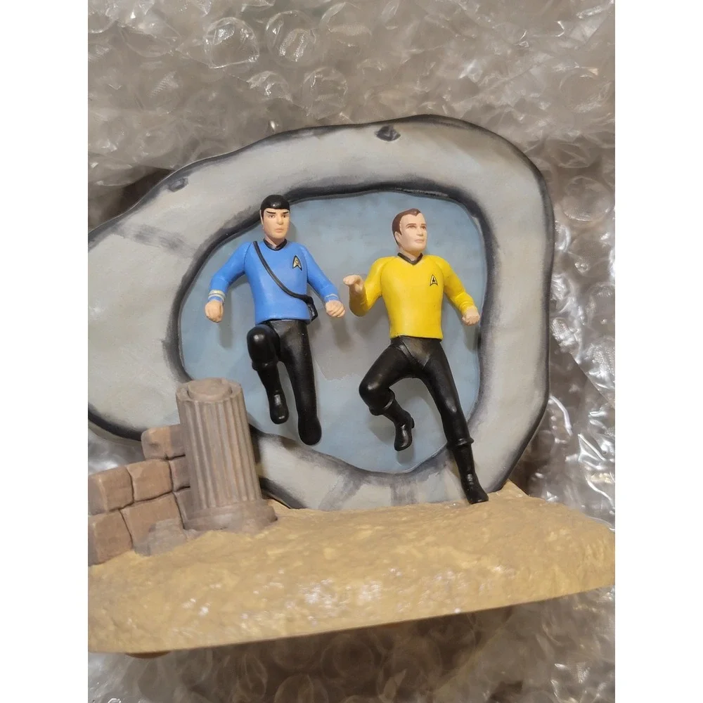 Hallmark Star Trek City on the Edge‎ of Forever Keepsake Ornament 2004